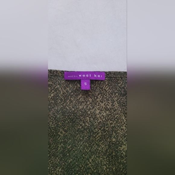 NWOT! West Kei Tie-Front Snakeskin Print Women's Relaxed Fit Blouse Size Small - Picture 4 of 7